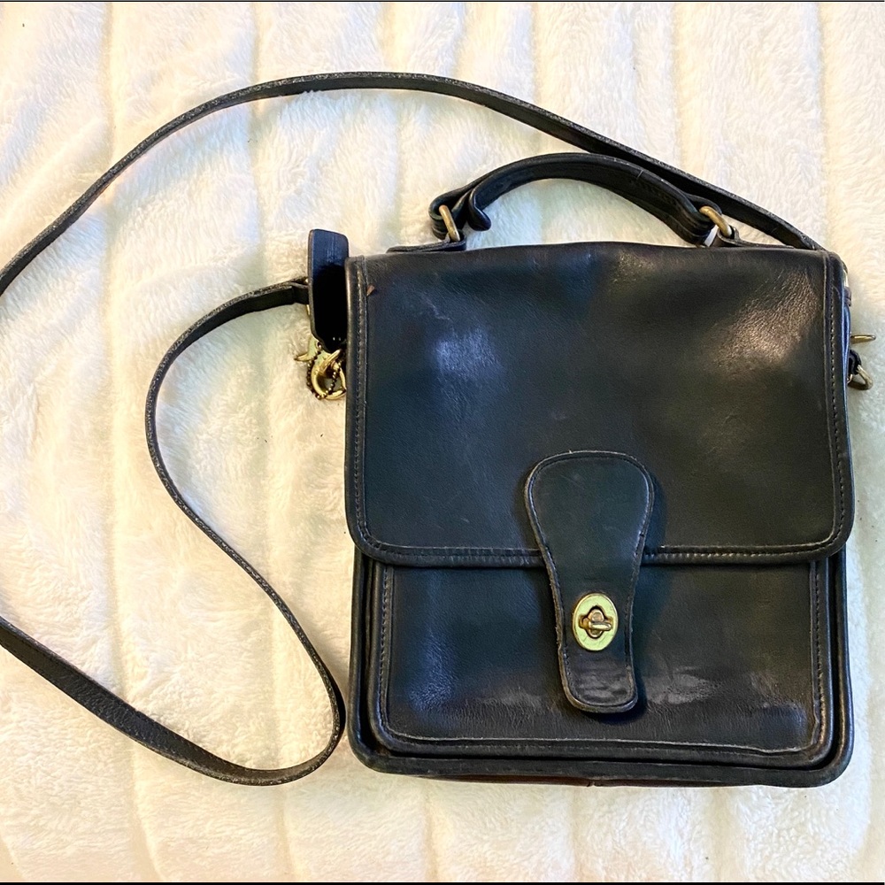 🌛 Black Vintage Coach Satchel Bag